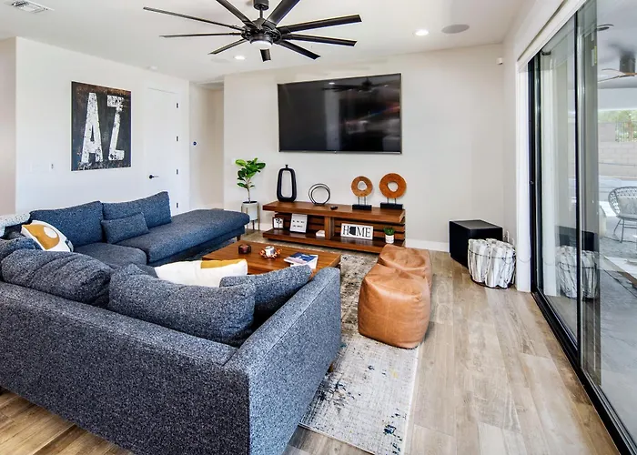Solara Ultimate Backyard & Gameroom Holiday home