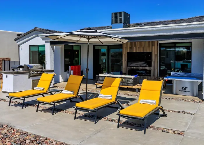 Solara Ultimate Backyard & Gameroom Holiday home *
